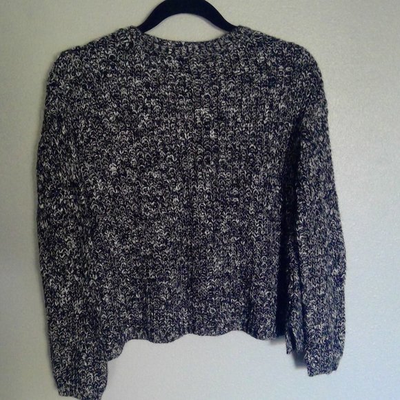Rue 21 Crop Sweater - Picture 7 of 7
